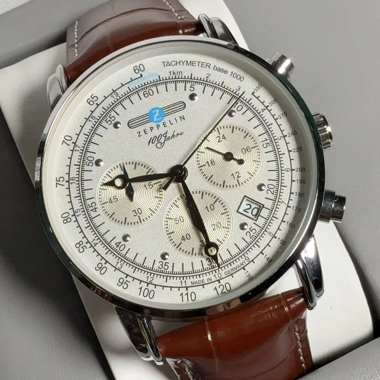 Zeppelin Airship Commemorative - Smartwatch Trending Watches For Men 评论和价格